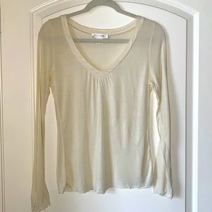 WHITE HOUSE/BLACK MARKET Slinky V-neck